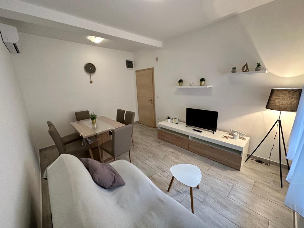 Easy Apartment