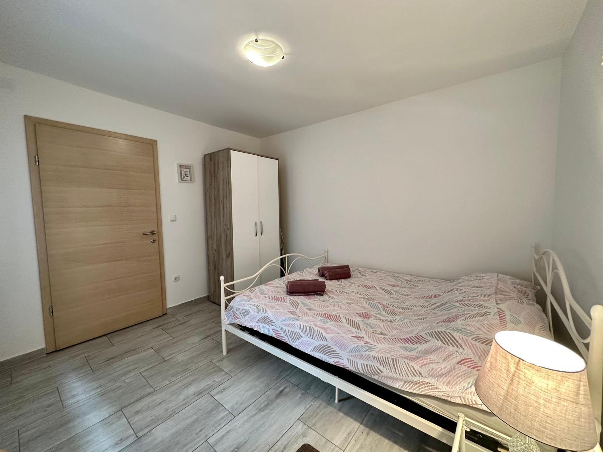 Easy Apartment
