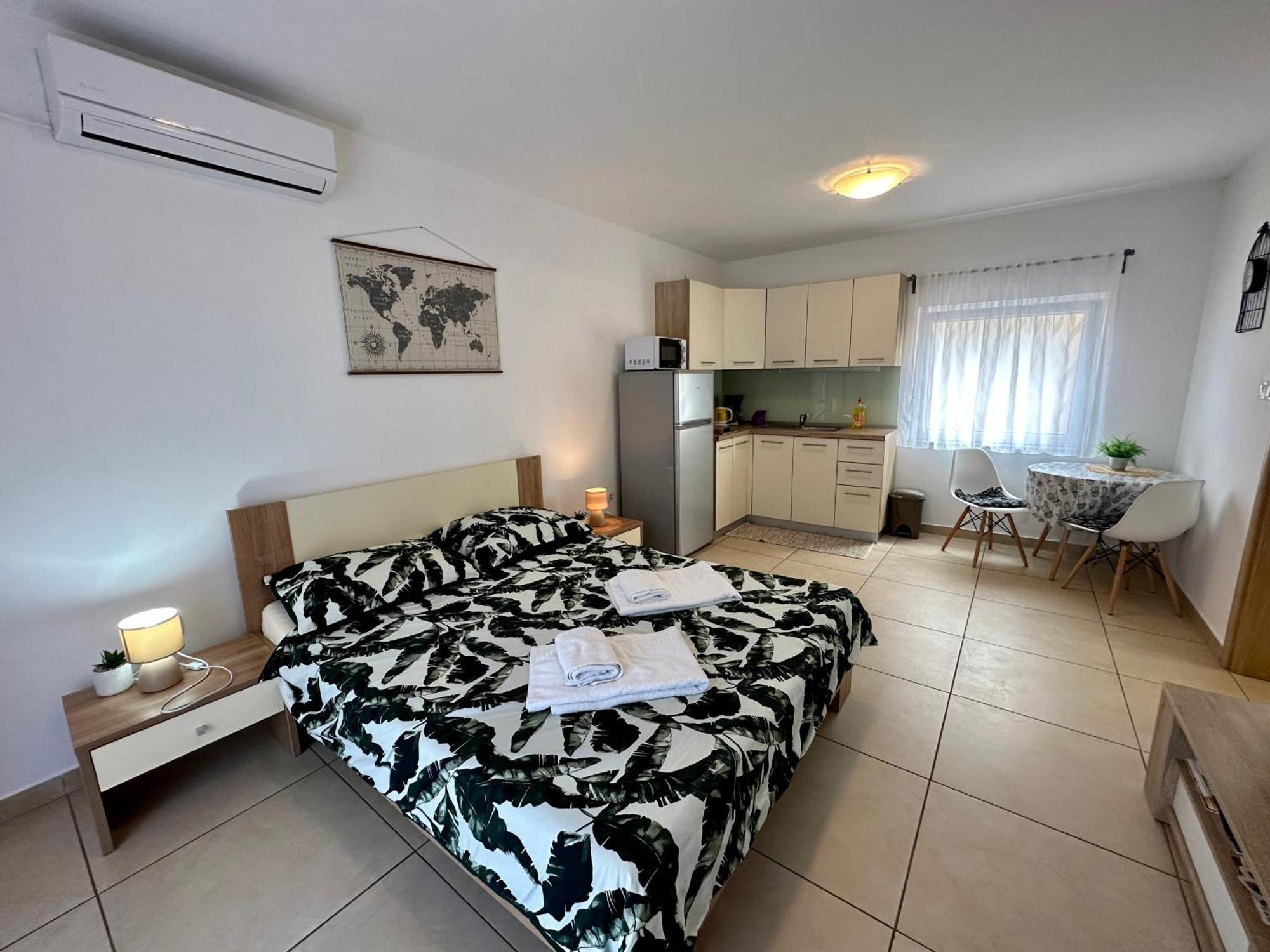 Easy Apartment *