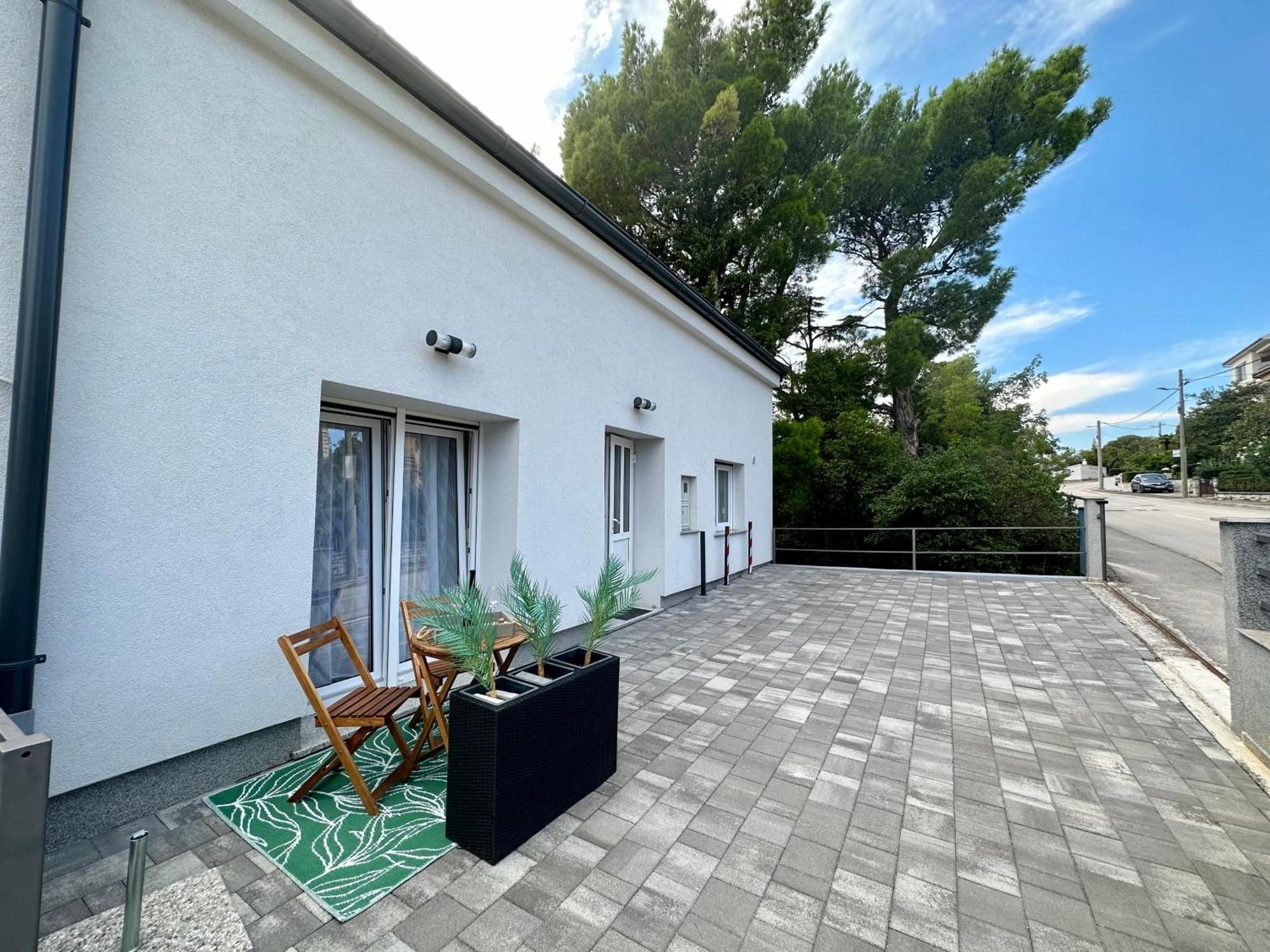 Easy Apartment