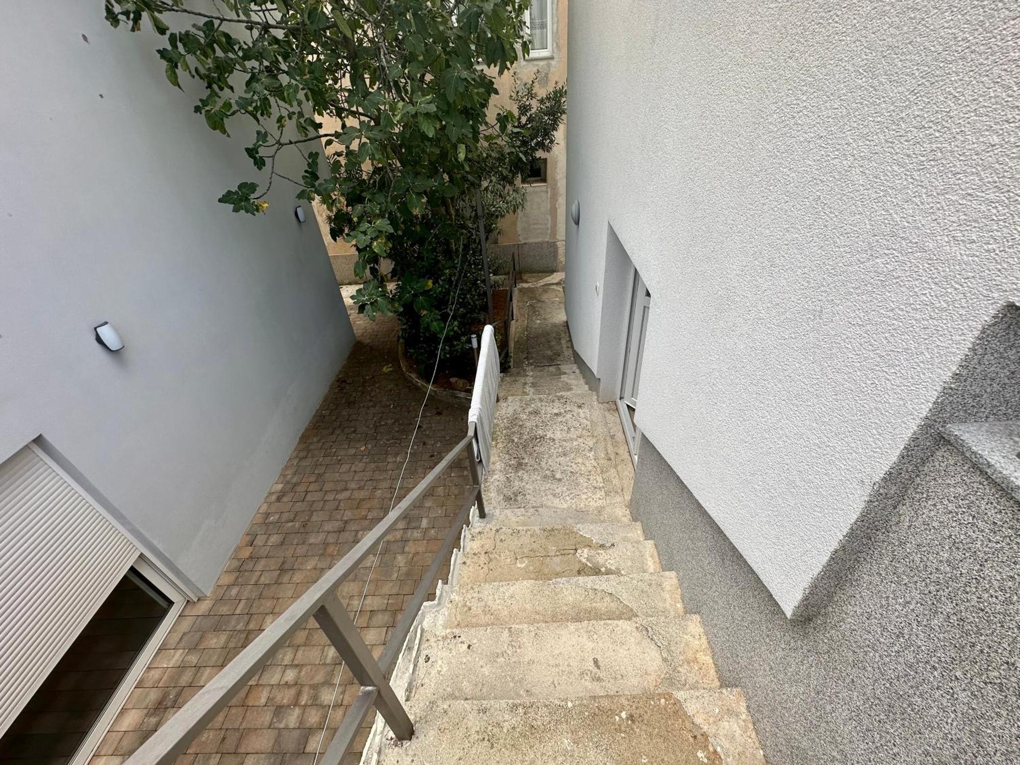 Easy Apartment