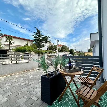 Apartments Easy Dramalj Exterior photo